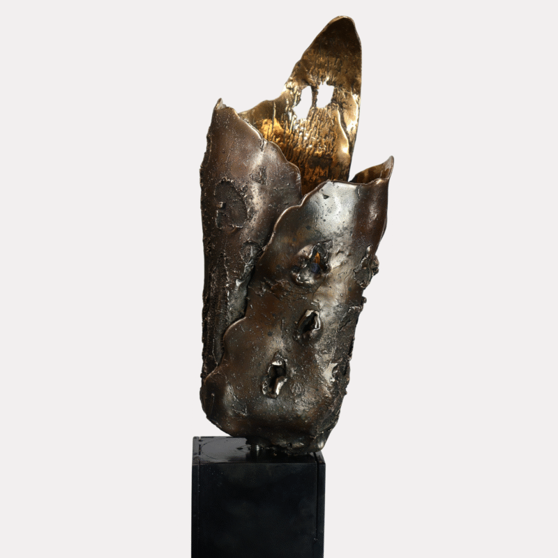 Corabell lamp sculpture Szymon Garstka